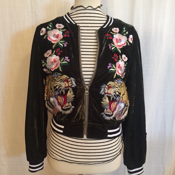 36.5 Jackets & Blazers - Velvet Bomber “Gucci look”